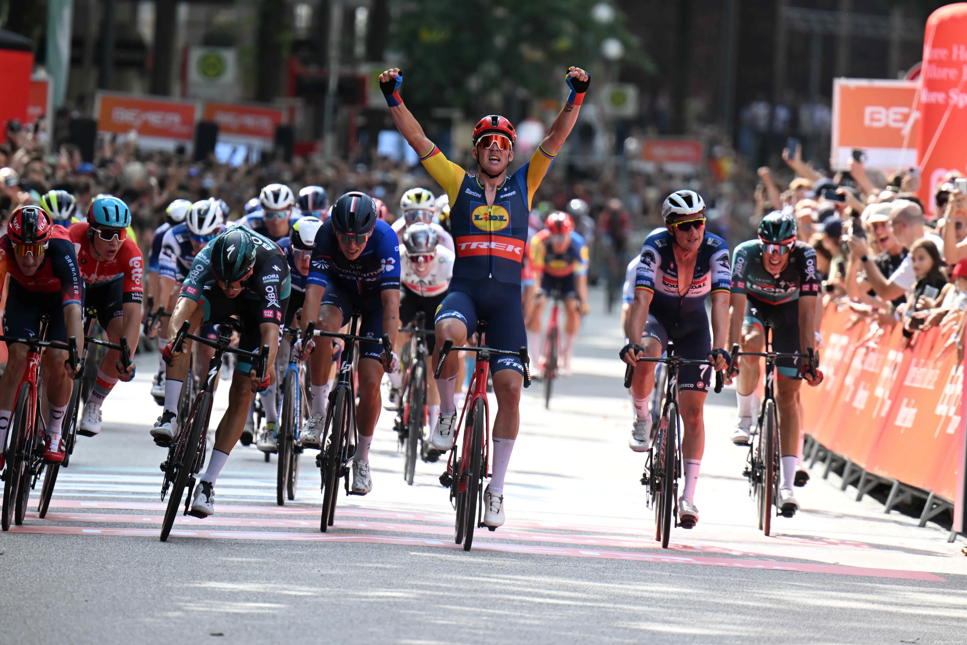 LidlTrek setzt seine Dominanz bei der Deutschland Tour 2024 fort Mads